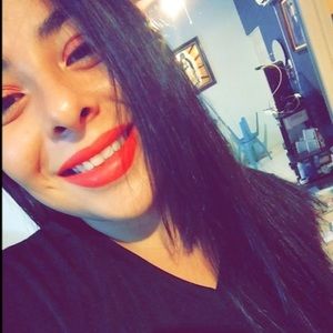 Meet your Posher, Angélica jovanna